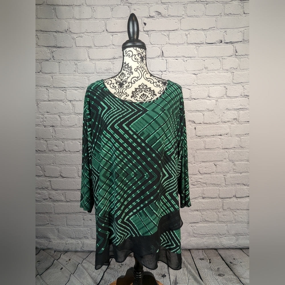Roz & Ali women's plus size 3x geo print popover top asymmetrical hem BBIN